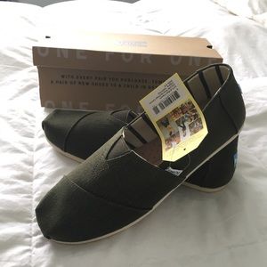 NEW Pine Heritage TOMS